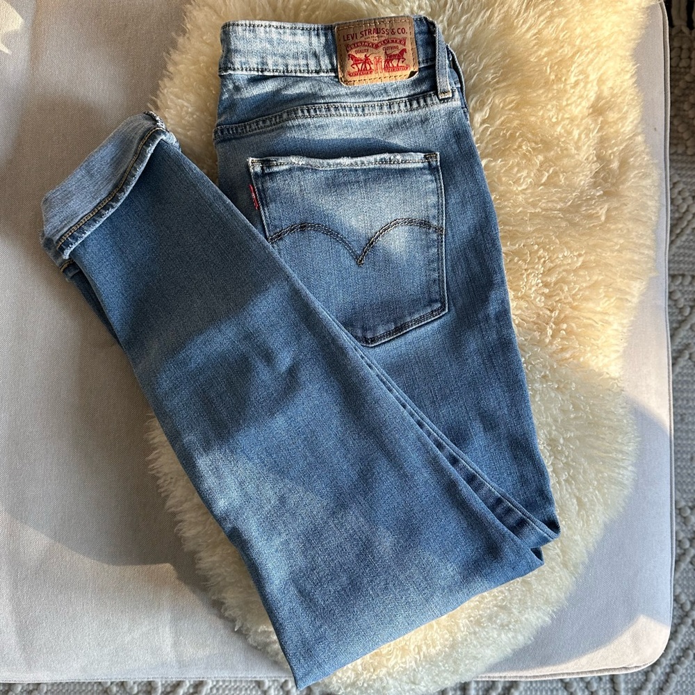 Levi’s 721 high rise skinny jeans